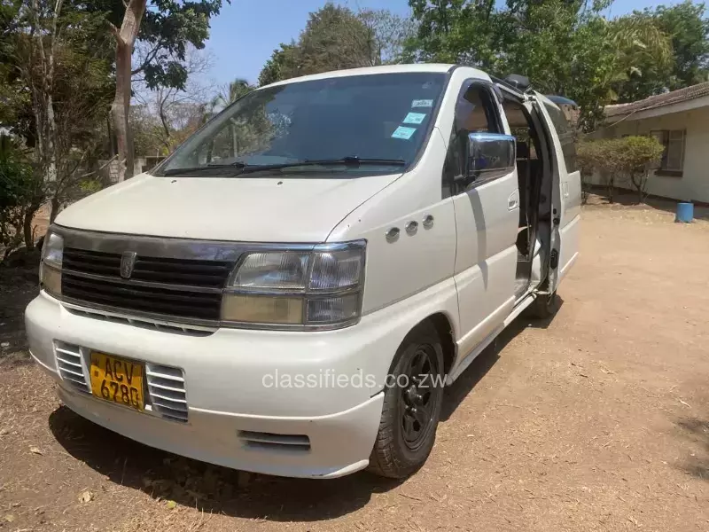 Nissan Elgrand 2001