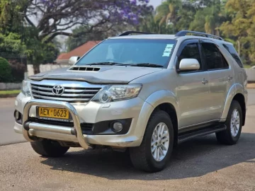 Toyota Fortuner 2012