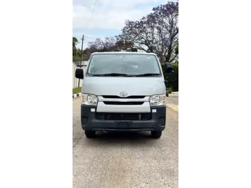 Toyota Hiace 2015