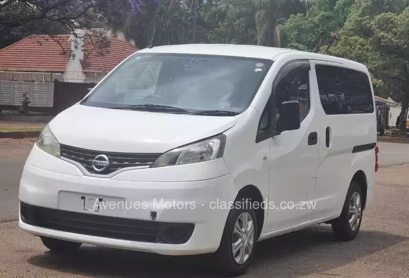 Nissan NV200 2015