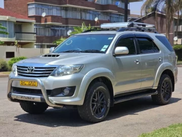 Toyota Fortuner 2012