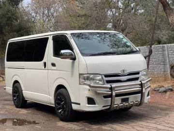 Toyota Hiace 2013