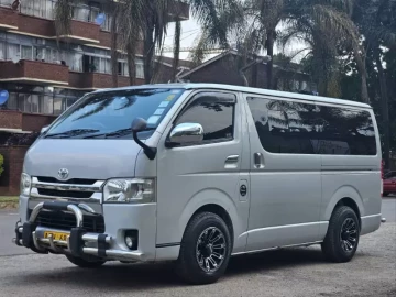 Toyota Hiace 2015