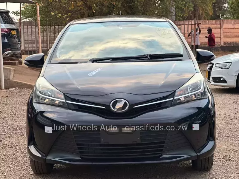 Toyota Vitz 2015