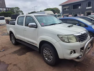 Toyota hilux legend 45 for rental